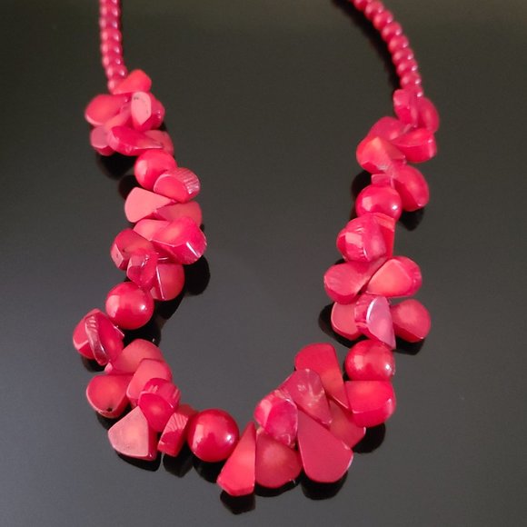 Short Red Coral necklace-Coral jewelry -Casual gemstone necklace - Picture 3 of 4